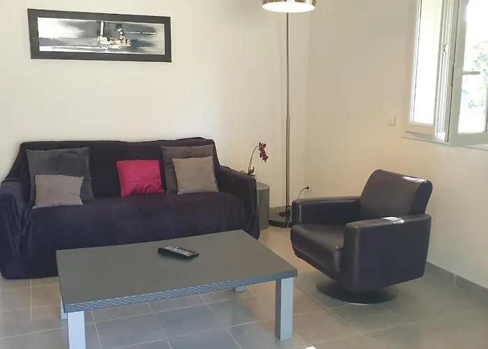 Salute 6 Pers 5 Min En Voiture *