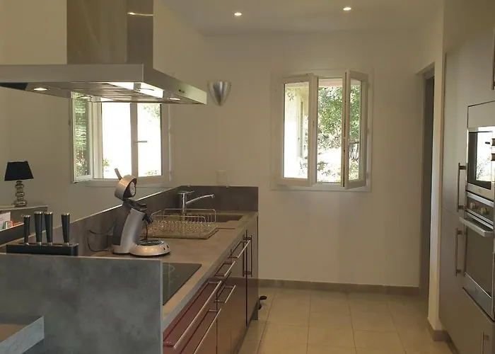 Salute 6 Pers 5 Min En Voiture